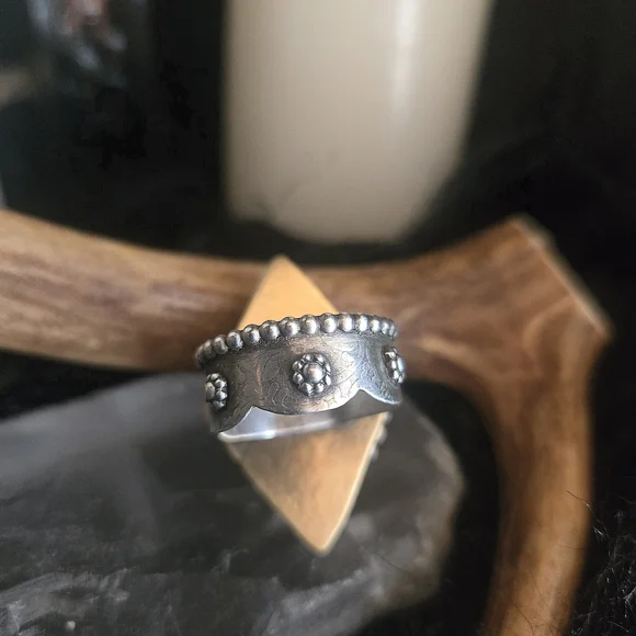 Large Labradorite Statement Talisman Ring - Picture 5 of 5